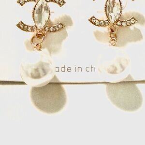 Chic Crystal and Pearl Drop Earrings